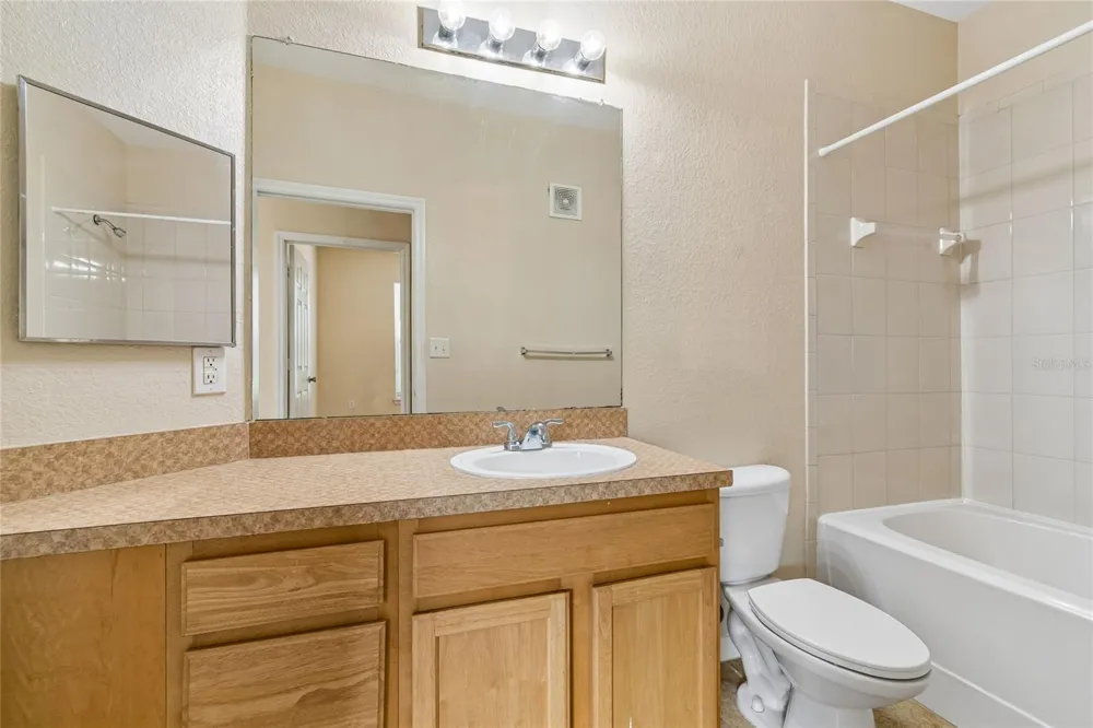 10203 COURTNEY PALMS BOULEVARD #103 Tampa, FL 33619