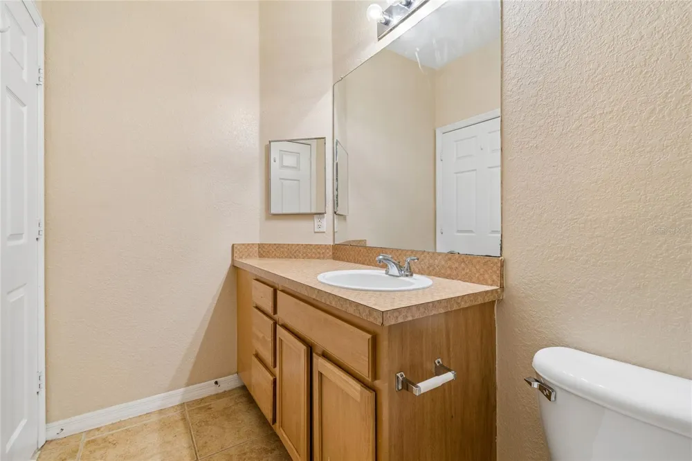 10203 COURTNEY PALMS BOULEVARD #103 Tampa, FL 33619
