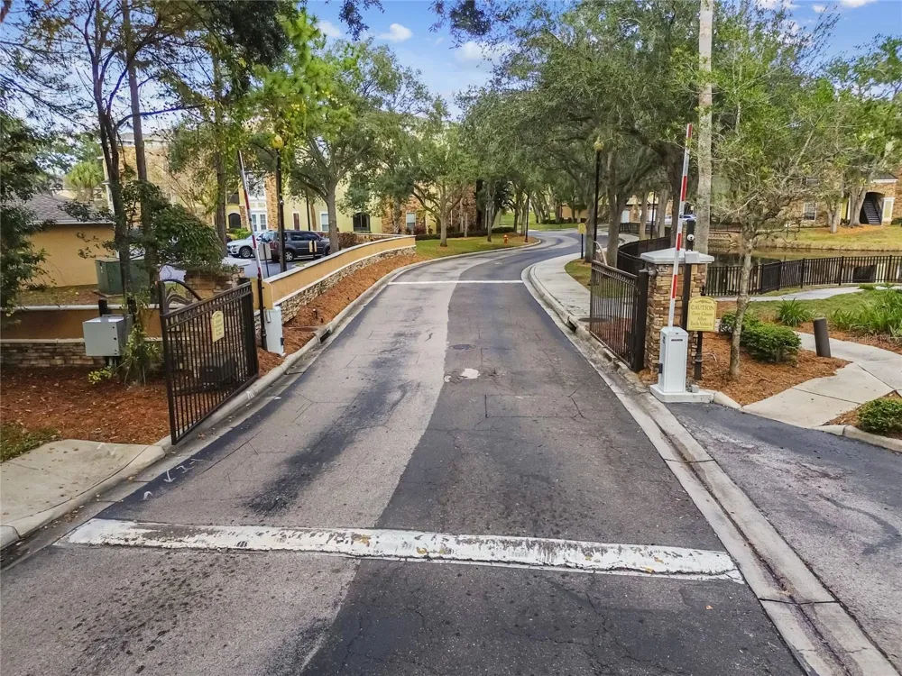 10203 COURTNEY PALMS BOULEVARD #103 Tampa, FL 33619