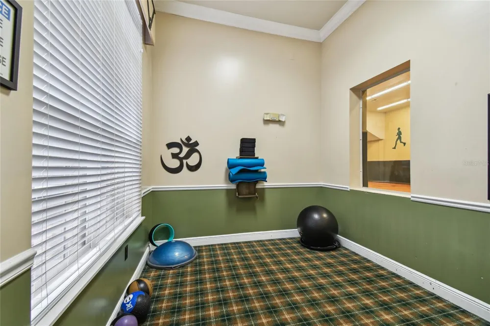 10203 COURTNEY PALMS BOULEVARD #103 Tampa, FL 33619
