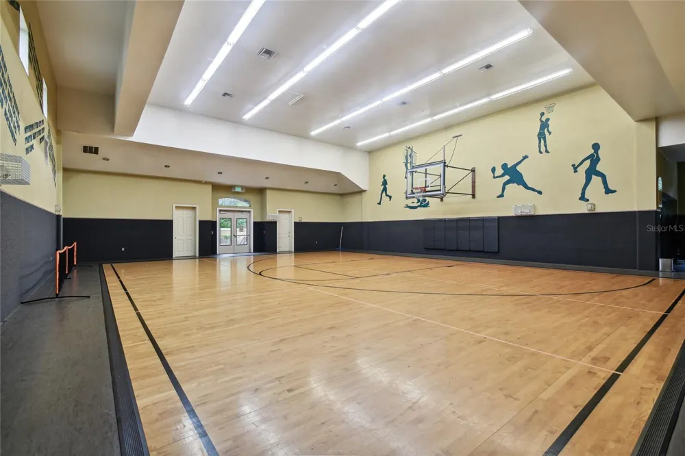 10203 COURTNEY PALMS BOULEVARD #103 Tampa, FL 33619