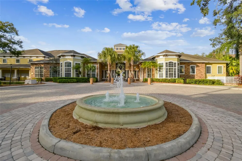 10203 COURTNEY PALMS BOULEVARD #103 Tampa, FL 33619