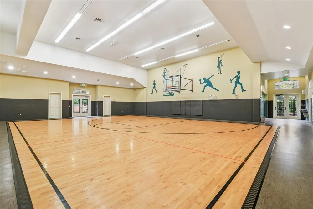10203 COURTNEY PALMS BOULEVARD #103 Tampa, FL 33619
