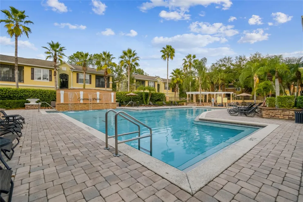 10203 COURTNEY PALMS BOULEVARD #103 Tampa, FL 33619