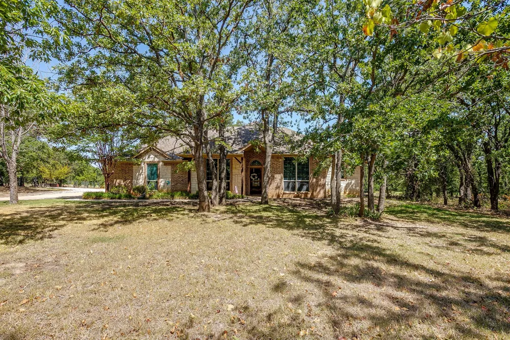 205 Niki Road Paradise, TX 76073