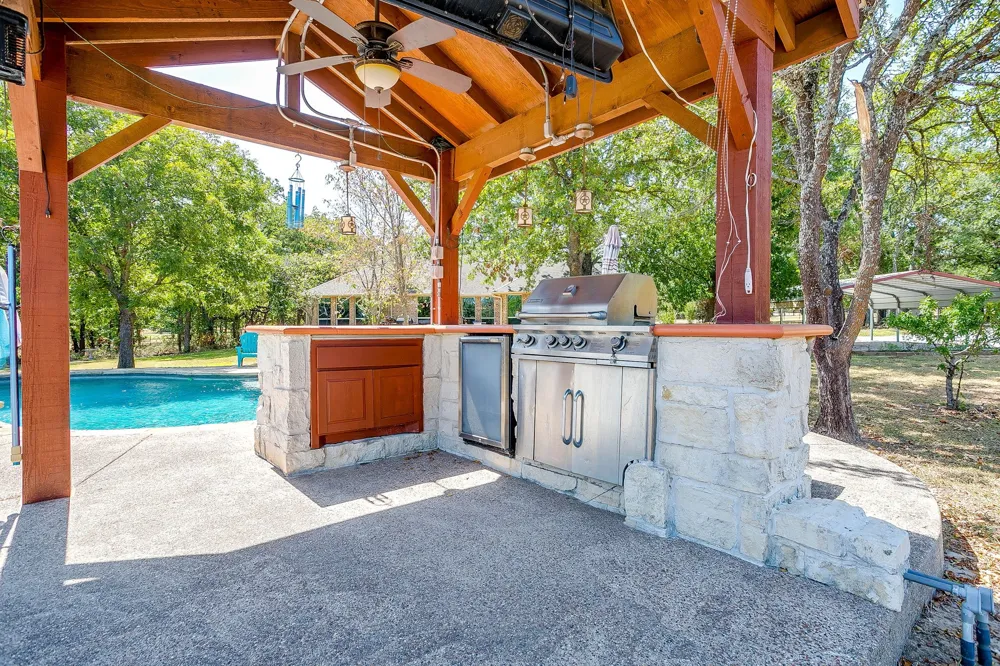 205 Niki Road Paradise, TX 76073