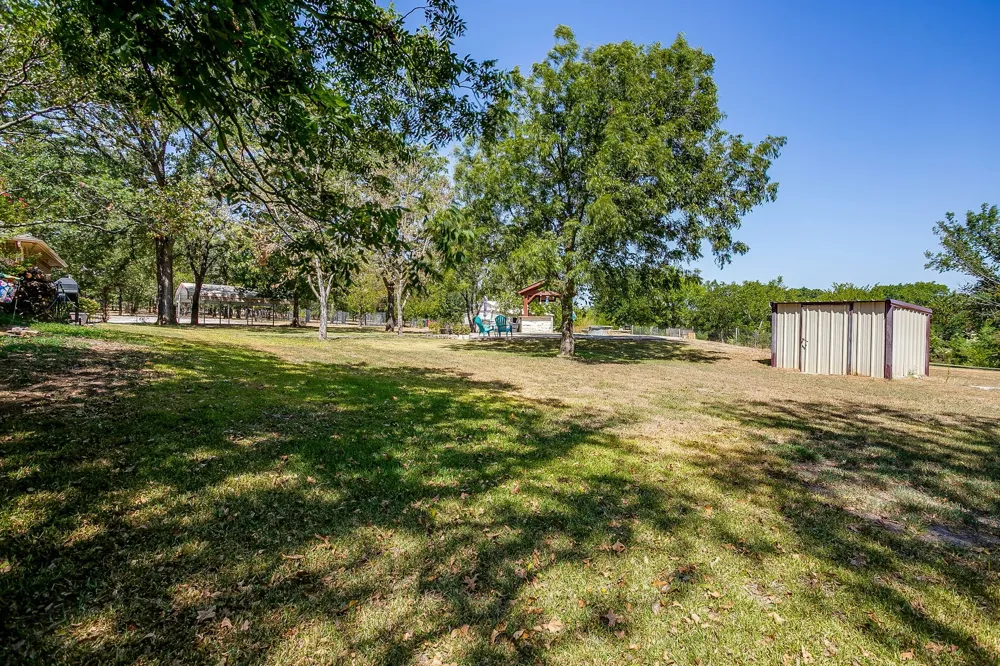 205 Niki Road Paradise, TX 76073