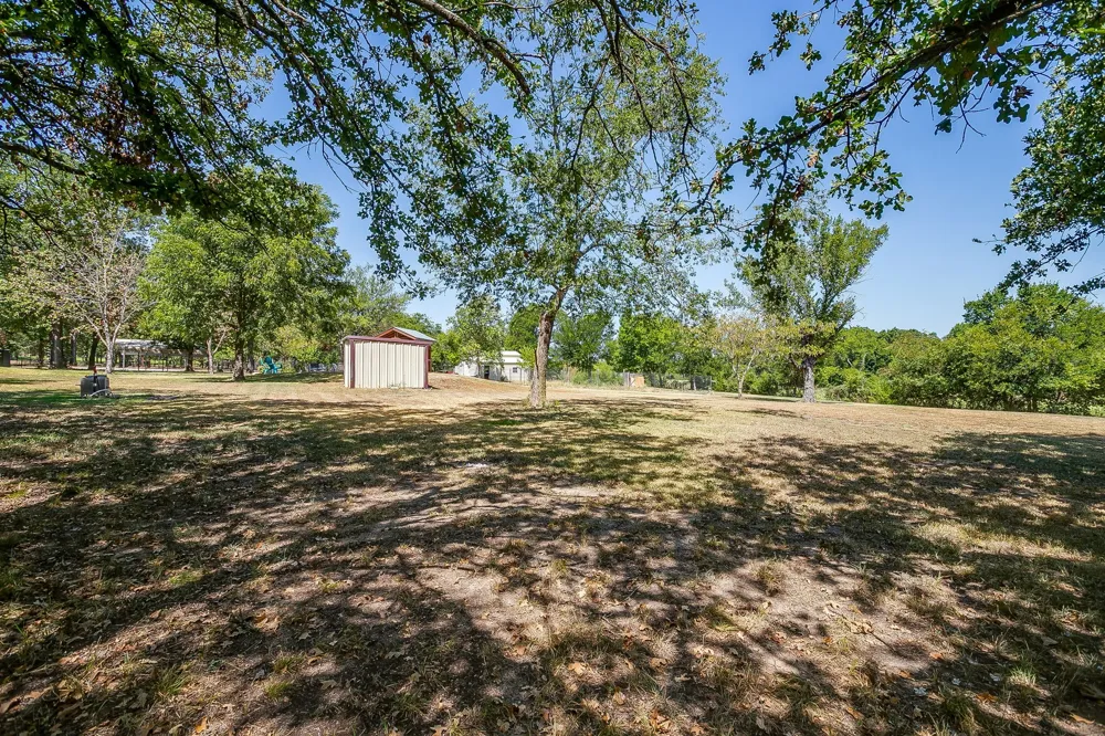 205 Niki Road Paradise, TX 76073