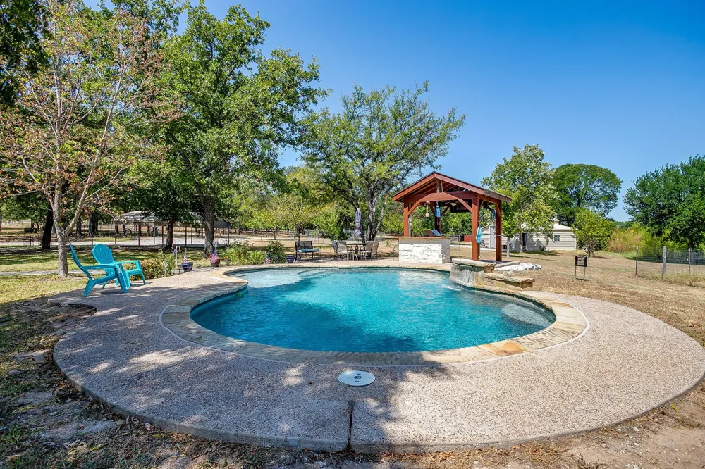 205 Niki Road Paradise, TX 76073