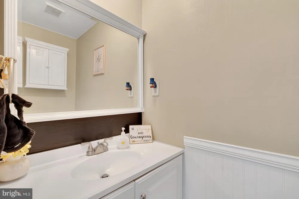2 HARRINGTON CIRCLE Willingboro, NJ 08046