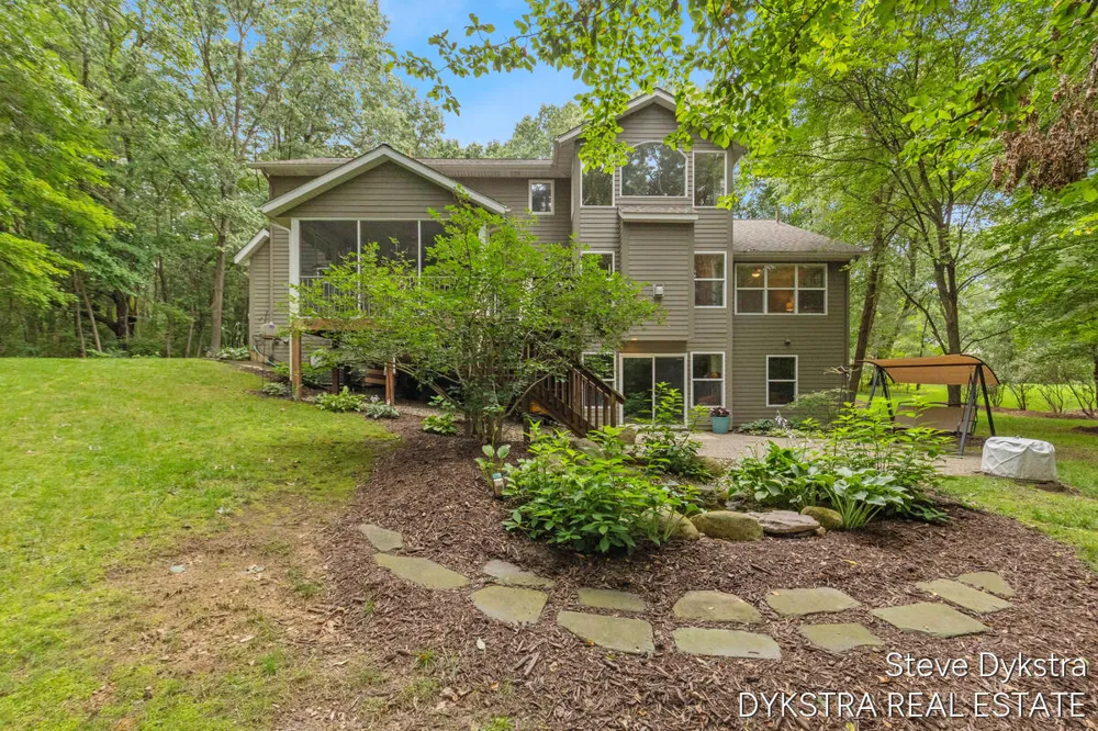 6200 Back Forty Drive NE Belmont, MI 49306