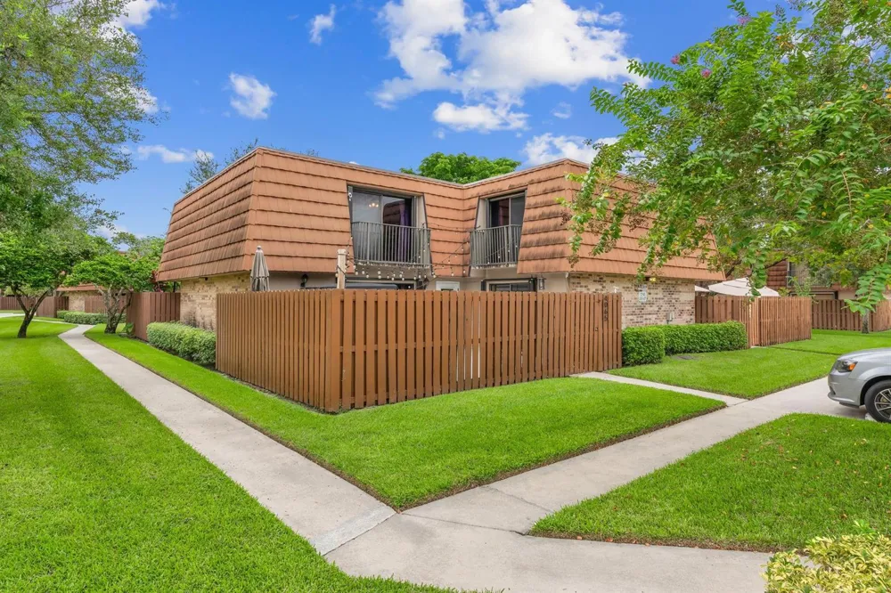 4065 WIMBLEDON DRIVE Cooper City, FL 33026