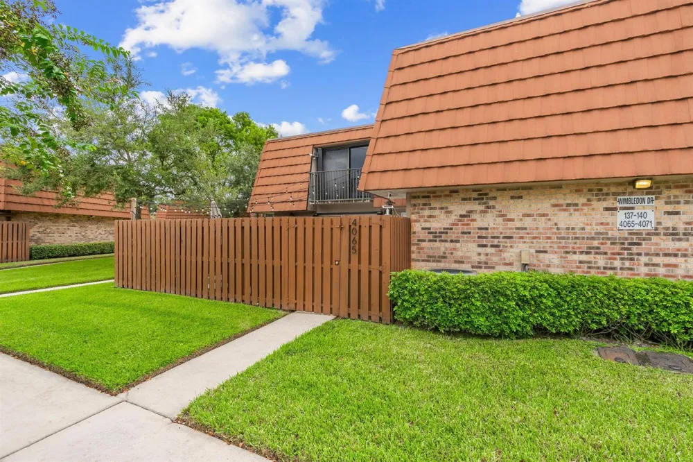 4065 WIMBLEDON DRIVE Cooper City, FL 33026