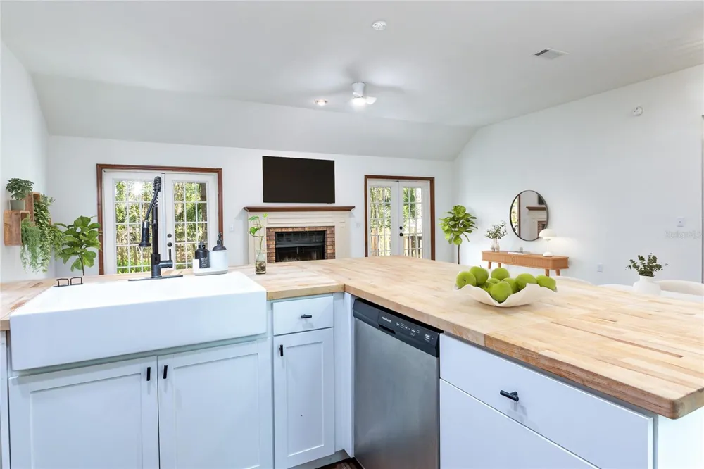 5208 SW 86TH TERRACE Gainesville, FL 32608