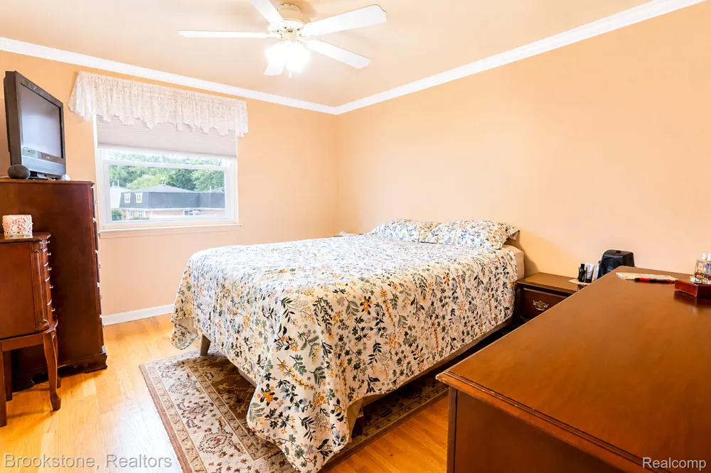 45737 Kensington Utica City, MI 48317