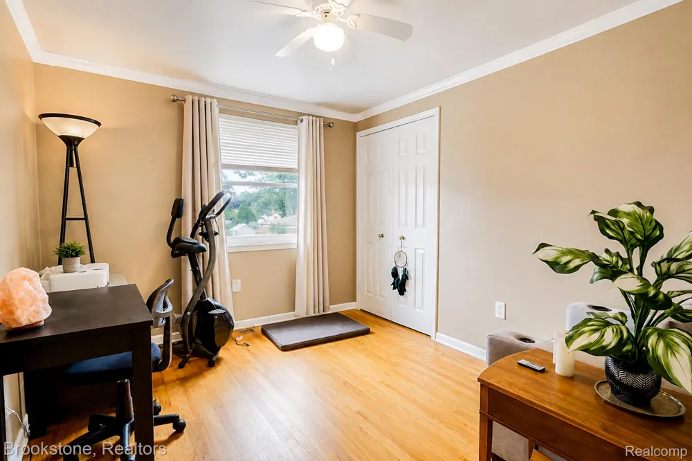45737 Kensington Utica City, MI 48317