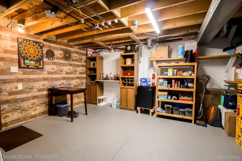 45737 Kensington Utica City, MI 48317