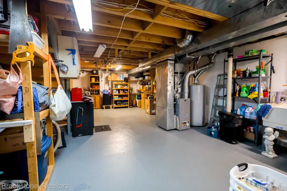 45737 Kensington Utica City, MI 48317