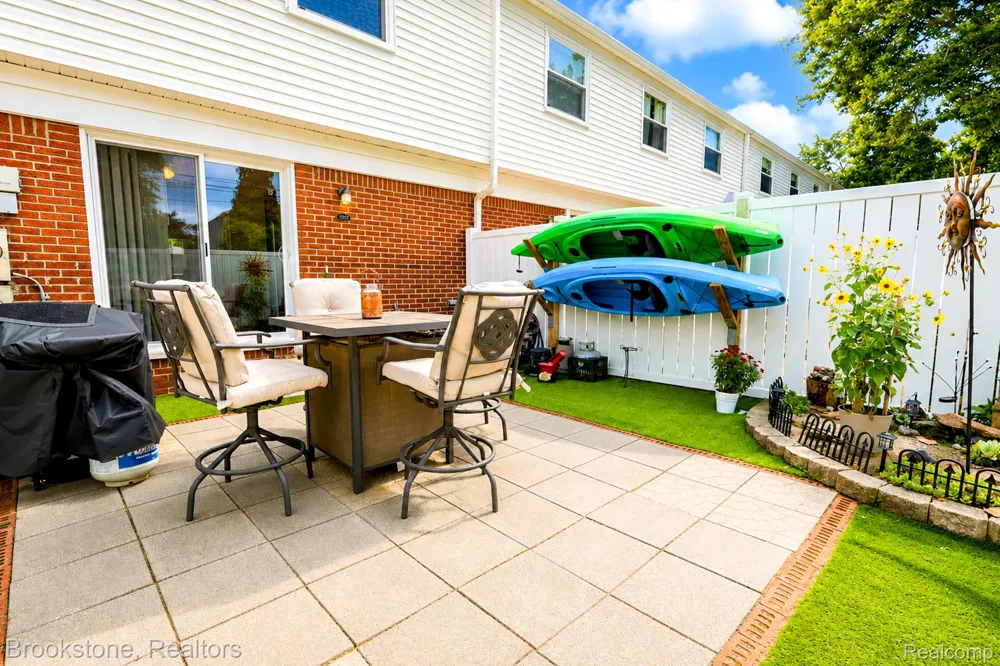 45737 Kensington Utica City, MI 48317