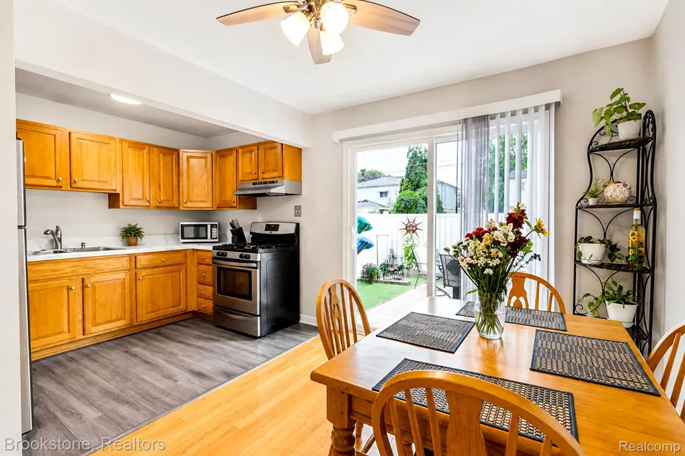 45737 Kensington Utica City, MI 48317