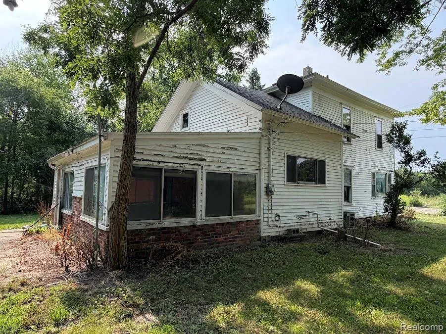 16649 Dixie Highway Groveland Township, MI 48350