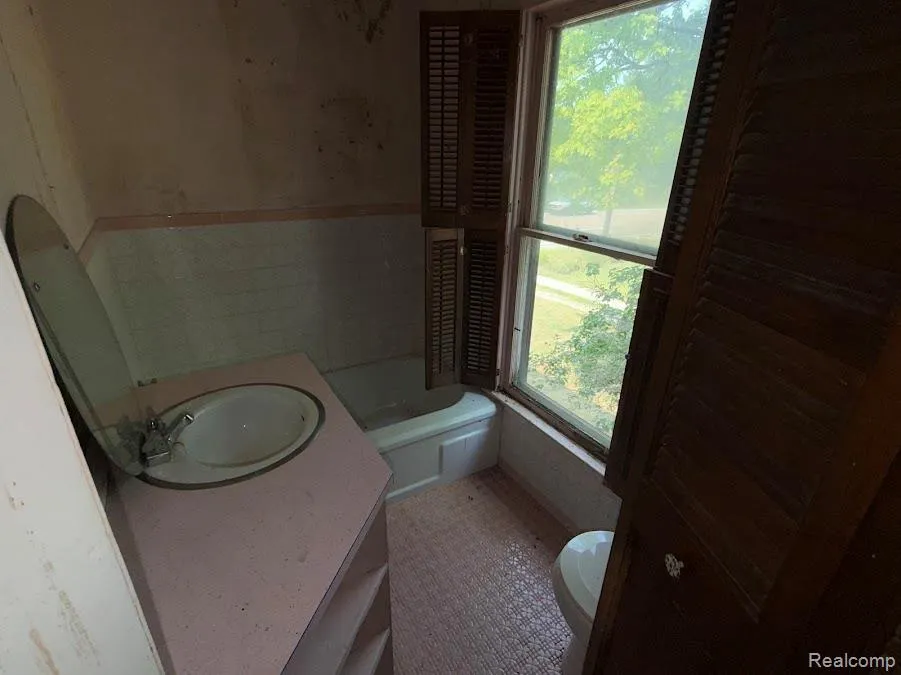 16649 Dixie Highway Groveland Township, MI 48350