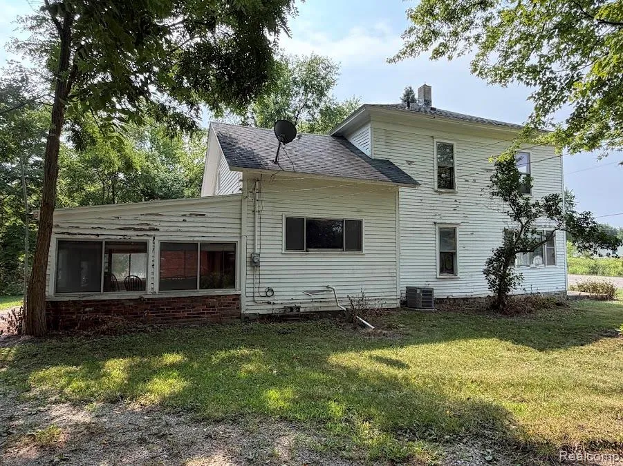 16649 Dixie Highway Groveland Township, MI 48350