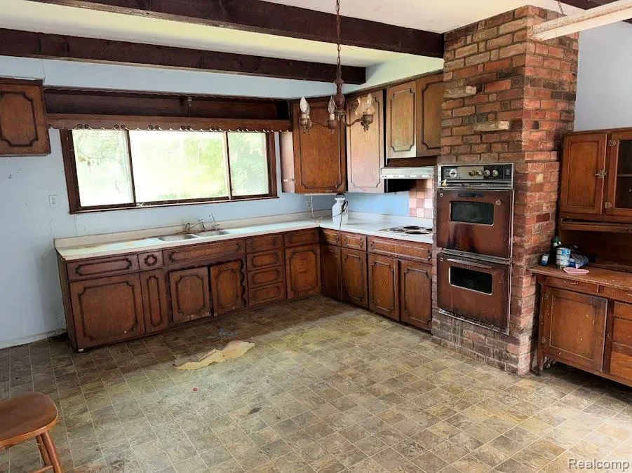 16649 Dixie Highway Groveland Township, MI 48350