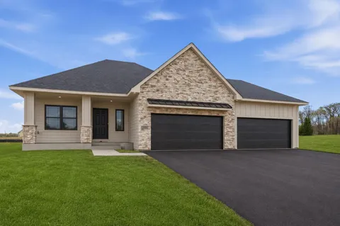 909 Acorn Court