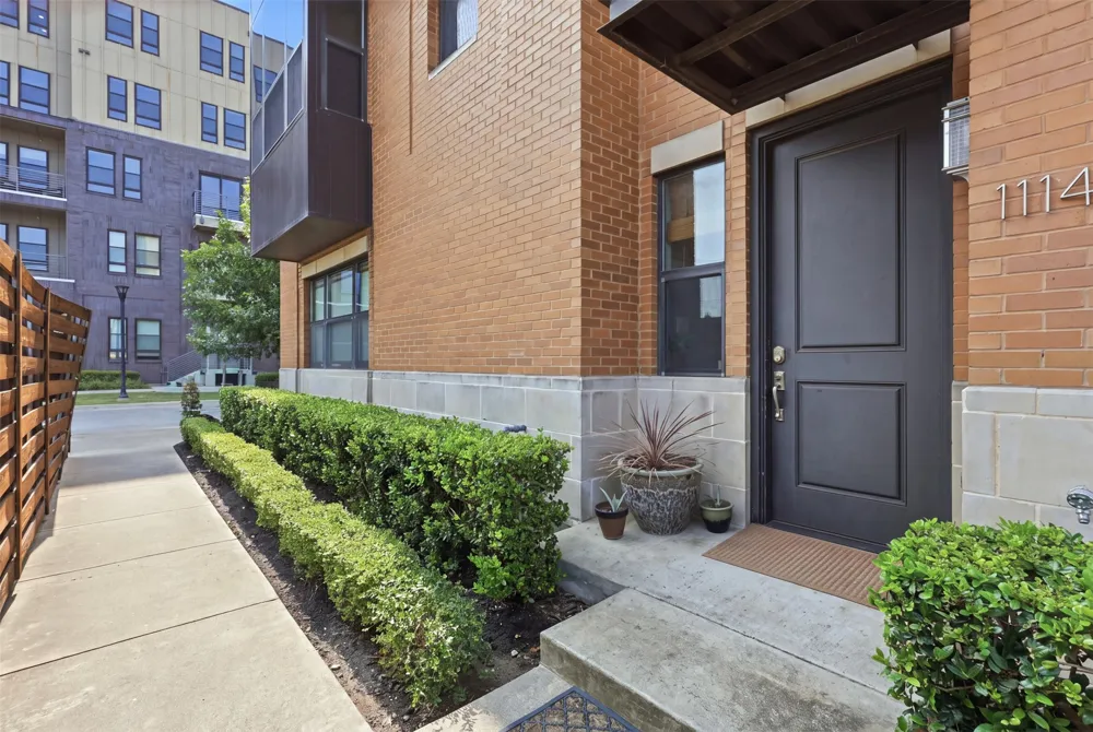 1114 S Adams Street Fort Worth, TX 76104