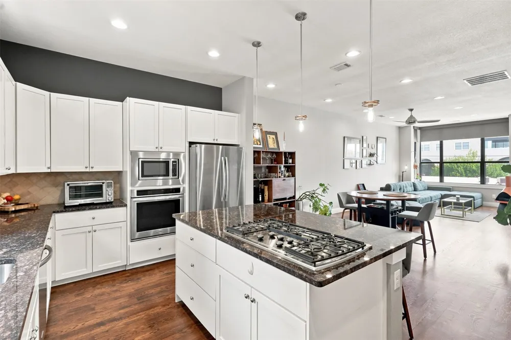 1114 S Adams Street Fort Worth, TX 76104