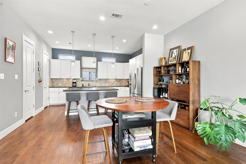 1114 S Adams Street Fort Worth, TX 76104