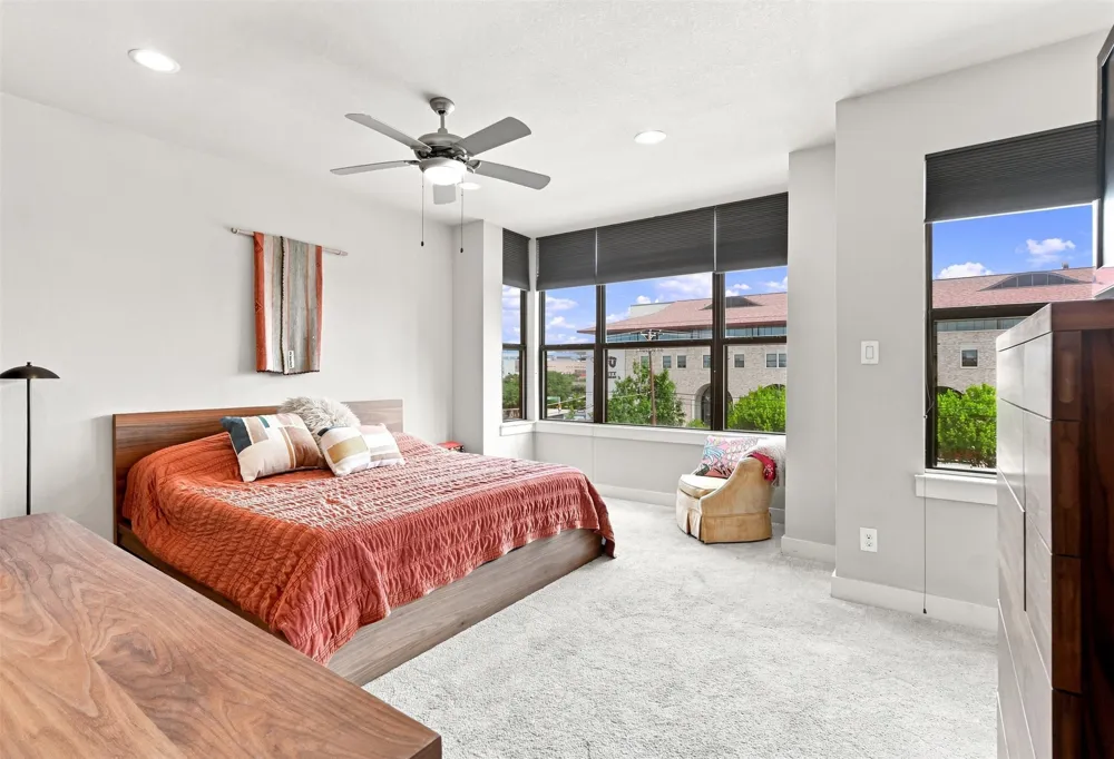 1114 S Adams Street Fort Worth, TX 76104
