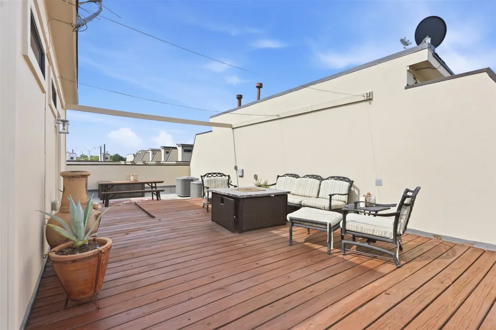 1114 S Adams Street Fort Worth, TX 76104