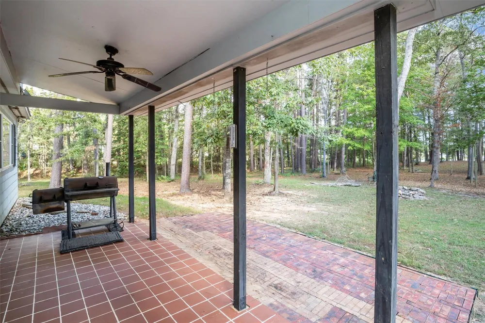 2846 Palo Gaucho Crossing Hemphill, TX 75948