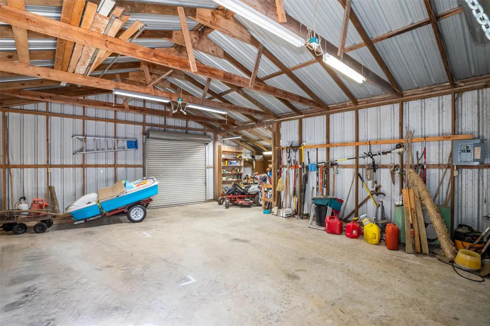 2846 Palo Gaucho Crossing Hemphill, TX 75948