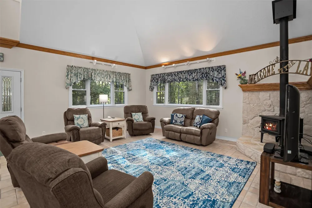 2846 Palo Gaucho Crossing Hemphill, TX 75948
