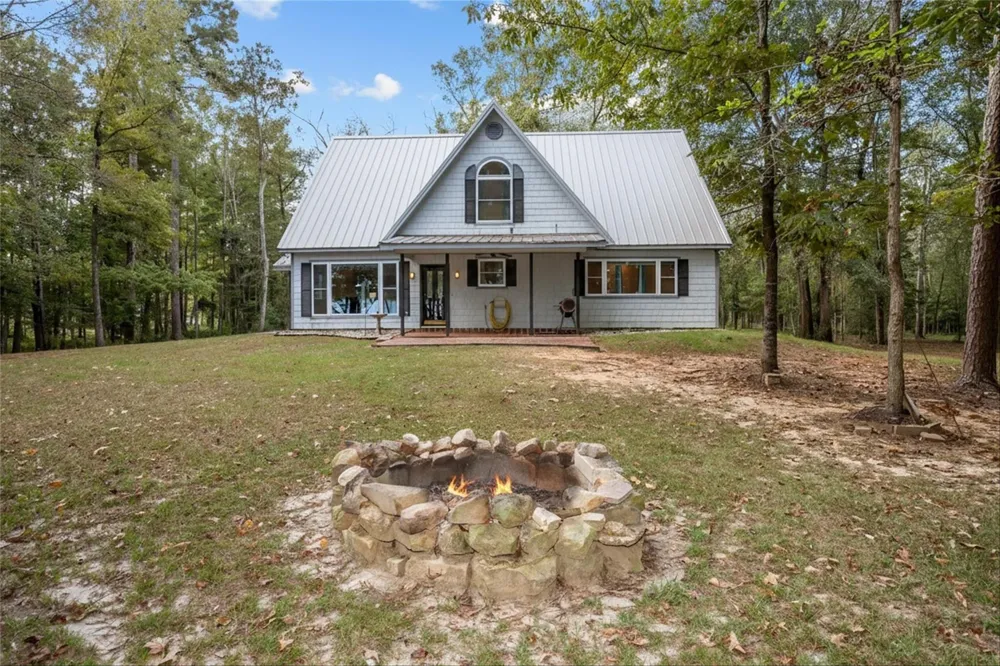 2846 Palo Gaucho Crossing Hemphill, TX 75948