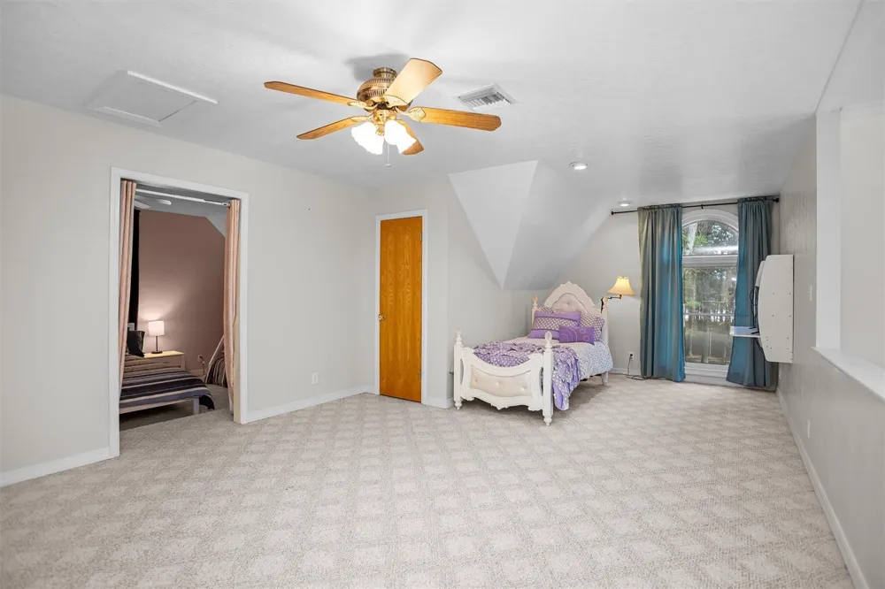 2846 Palo Gaucho Crossing Hemphill, TX 75948