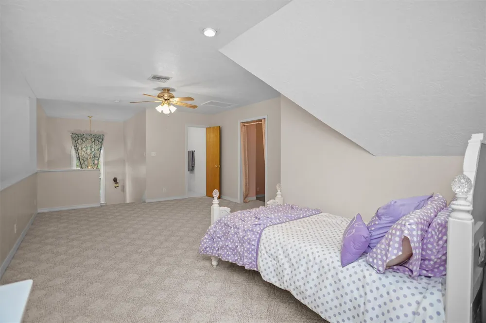 2846 Palo Gaucho Crossing Hemphill, TX 75948