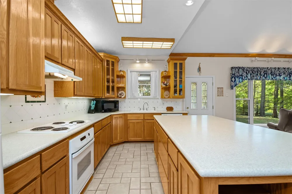 2846 Palo Gaucho Crossing Hemphill, TX 75948
