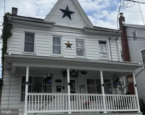 223 VINE STREET