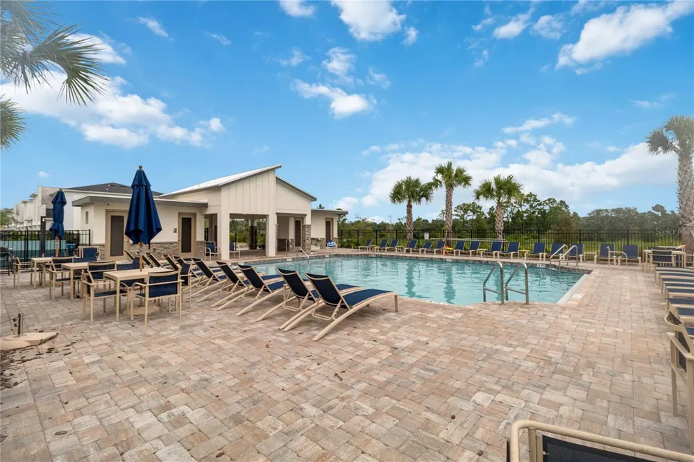 299 NINE IRON DRIVE Davenport, FL 33896