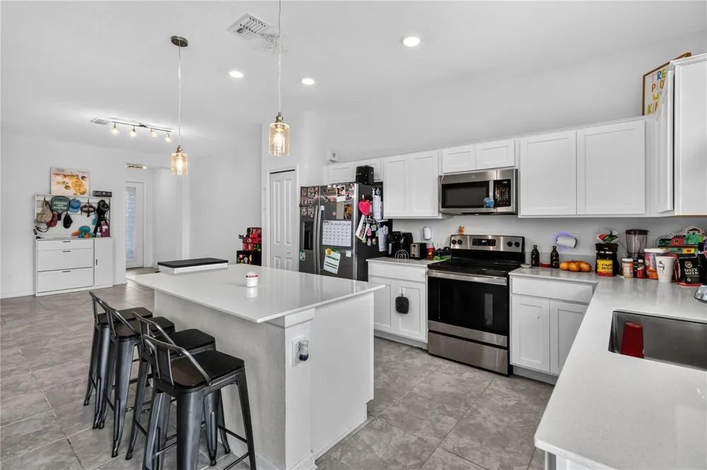 299 NINE IRON DRIVE Davenport, FL 33896