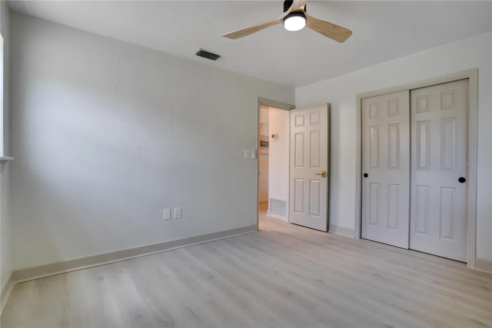 6065 23RD AVENUE St Petersburg, FL 33710