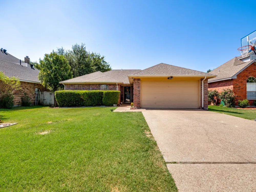 1413 Mockingbird Lane DeSoto, TX 75115