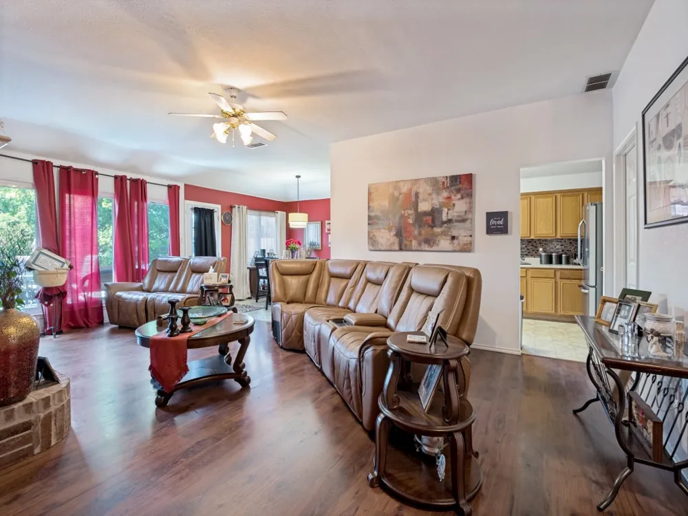 1413 Mockingbird Lane DeSoto, TX 75115