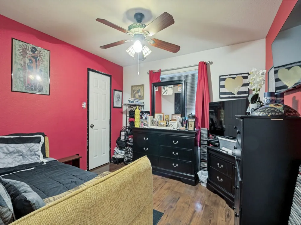 1413 Mockingbird Lane DeSoto, TX 75115