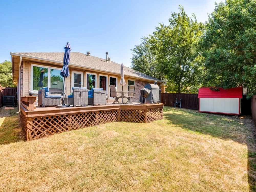 1413 Mockingbird Lane DeSoto, TX 75115