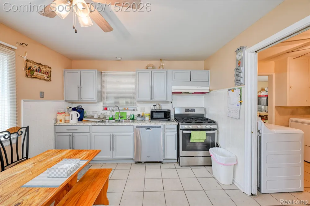 1579 Dulong Avenue Madison Heights City, MI 48071